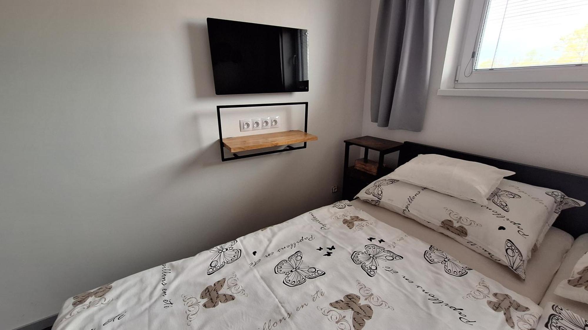Bungalov Na Brehu Labe S Vlastnim Molem Pardubice Exteriér fotografie