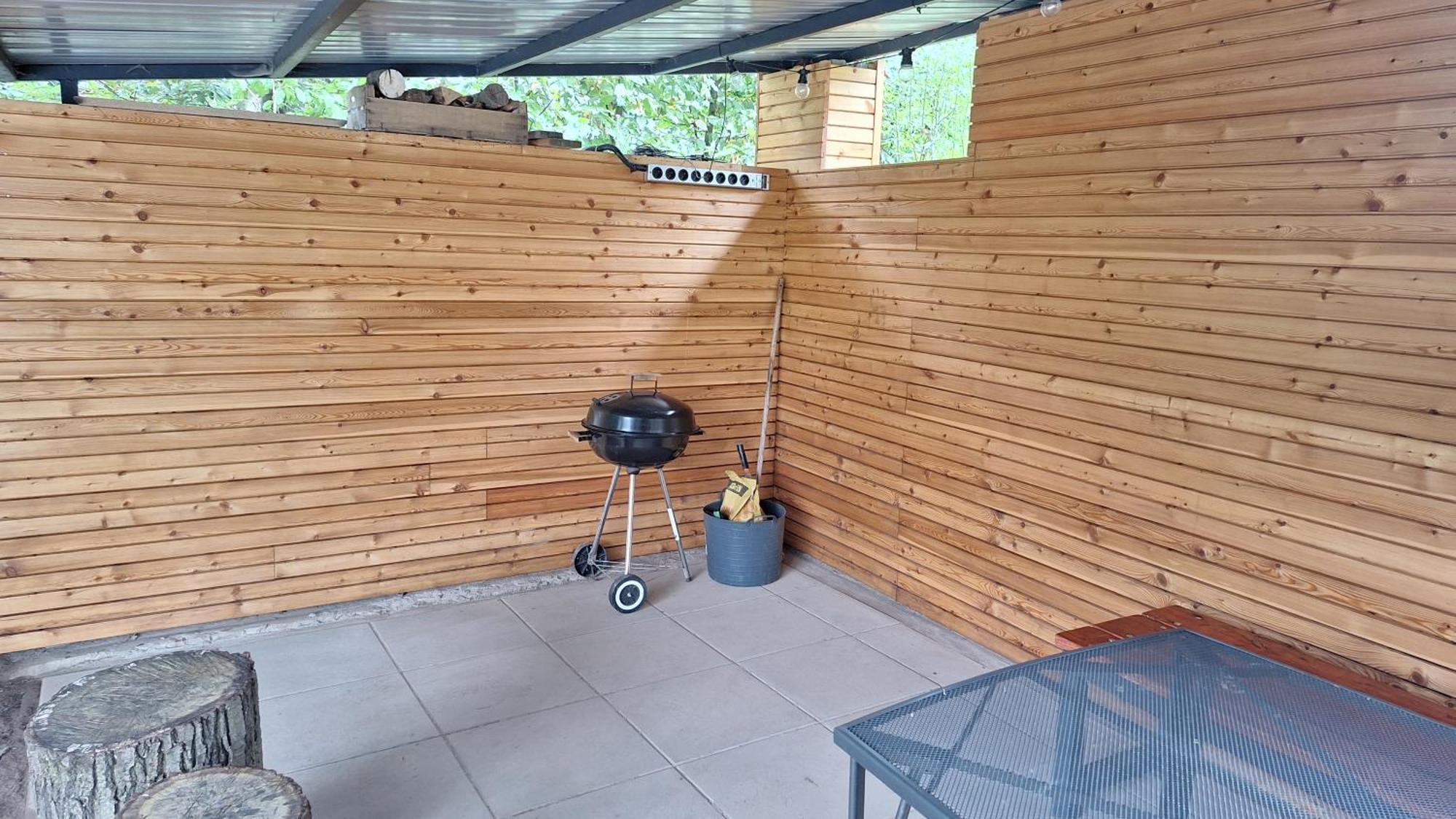 Bungalov Na Brehu Labe S Vlastnim Molem Pardubice Exteriér fotografie