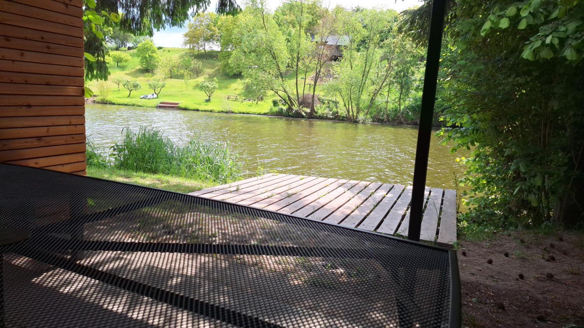 Bungalov Na Brehu Labe S Vlastnim Molem Pardubice Exteriér fotografie
